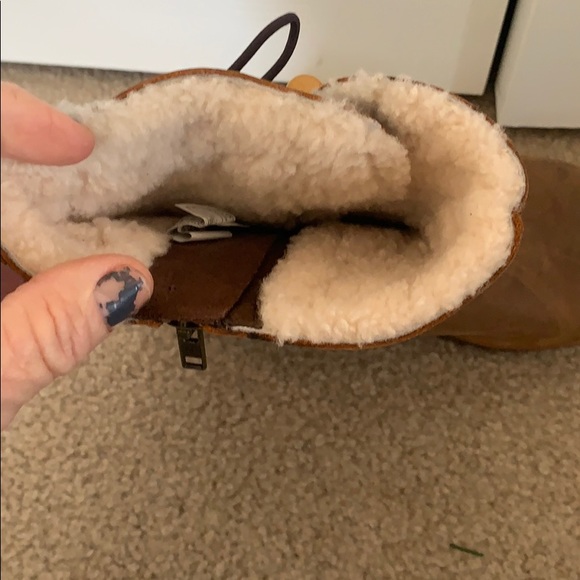 Ugh boots - Picture 4 of 4